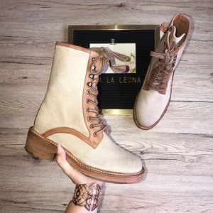 NWT “Vintage Foundry” Delia Boots, size 7